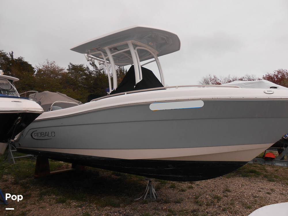 Slide: The Image of Robalo R222 CC 2020 - 14083903