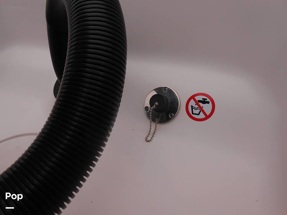 Slide: The Image of Robalo R222 CC 2020 - 14083913