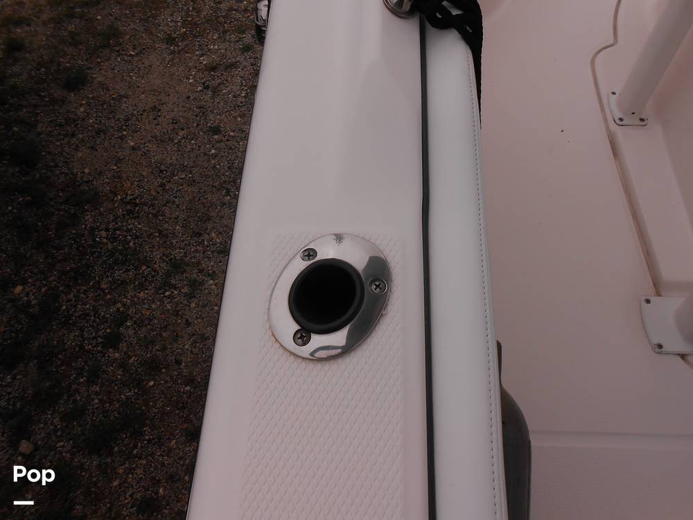 Slide: The Image of Robalo R222 CC 2020 - 14083924