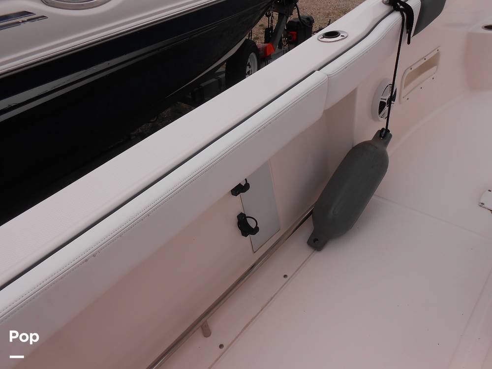 Slide: The Image of Robalo R222 CC 2020 - 14083925