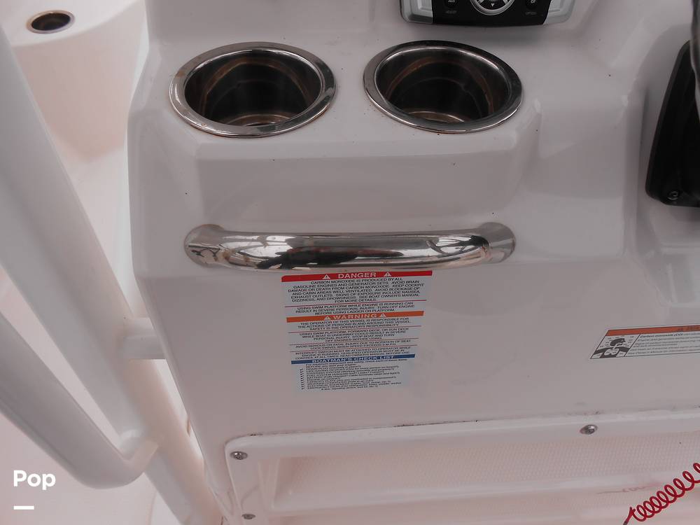 Slide: The Image of Robalo R222 CC 2020 - 14083932
