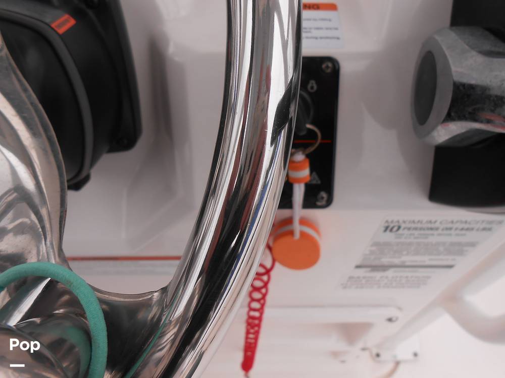 Slide: The Image of Robalo R222 CC 2020 - 14083944