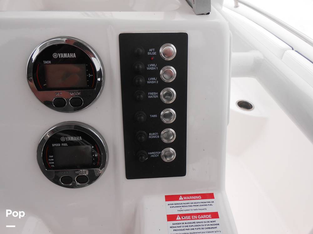 Slide: The Image of Robalo R222 CC 2020 - 14083947