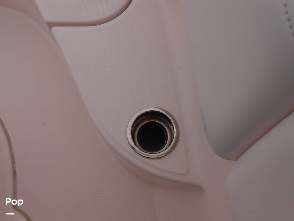 Slide: The Image of Robalo R222 CC 2020 - 14083950
