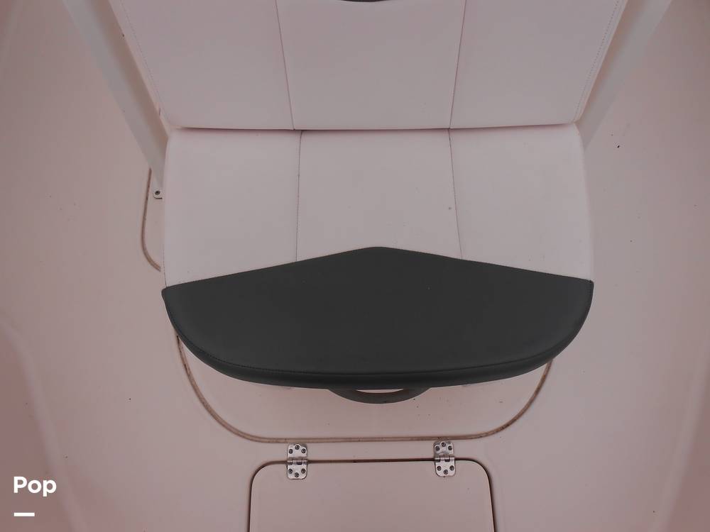 Slide: The Image of Robalo R222 CC 2020 - 14083951