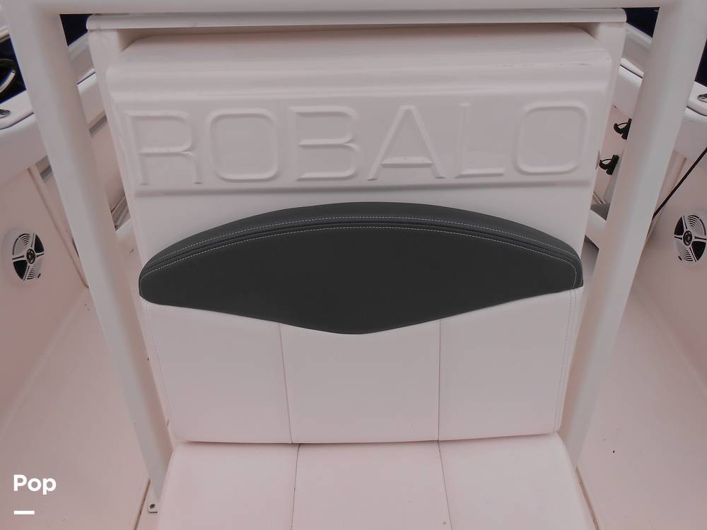 Slide: The Image of Robalo R222 CC 2020 - 14083952