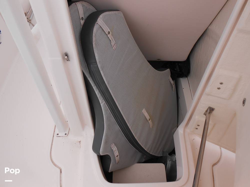 Slide: The Image of Robalo R222 CC 2020 - 14083953