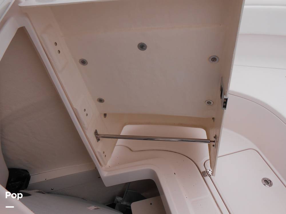 Slide: The Image of Robalo R222 CC 2020 - 14083954