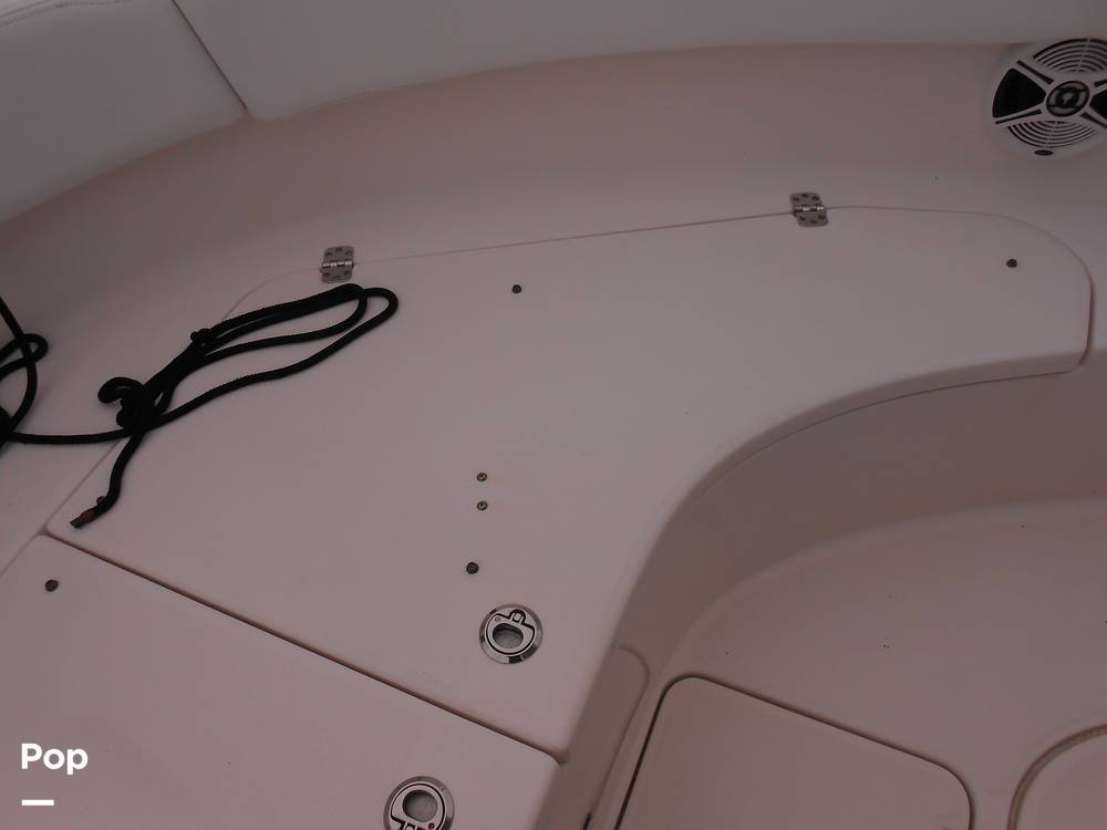 Slide: The Image of Robalo R222 CC 2020 - 14083957