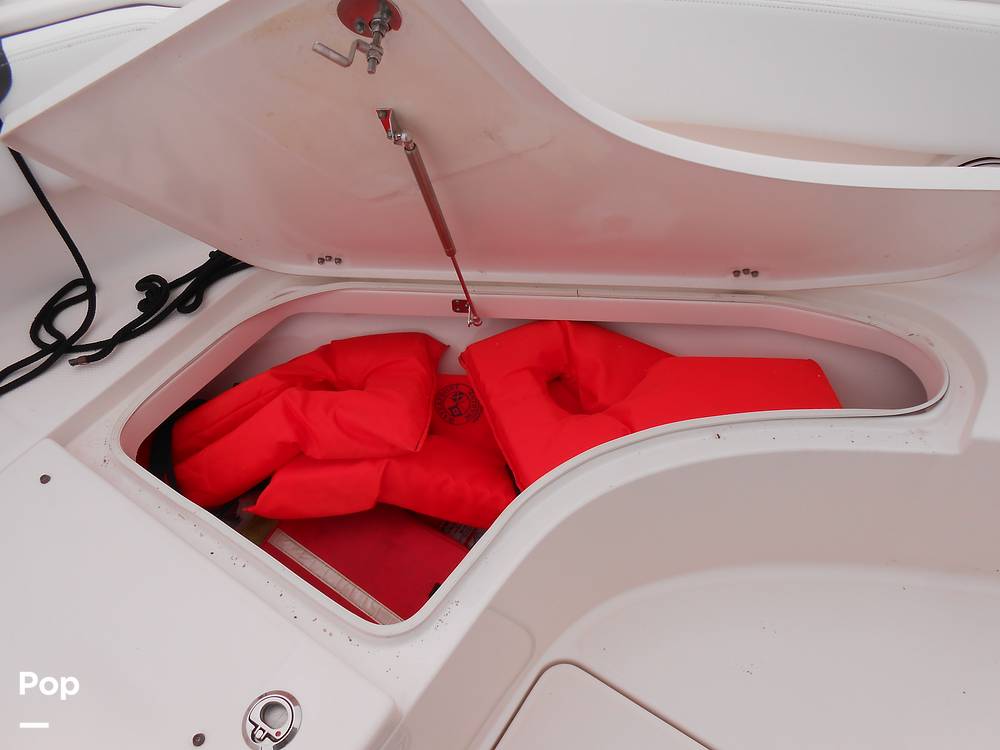 Slide: The Image of Robalo R222 CC 2020 - 14083958