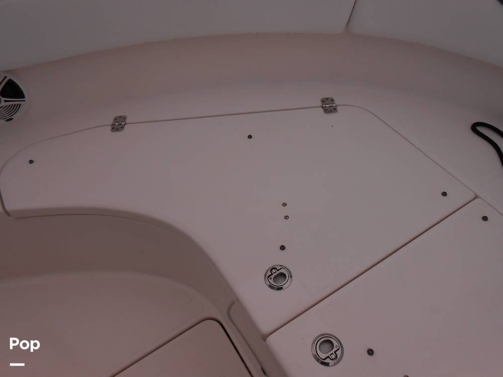 Slide: The Image of Robalo R222 CC 2020 - 14083959