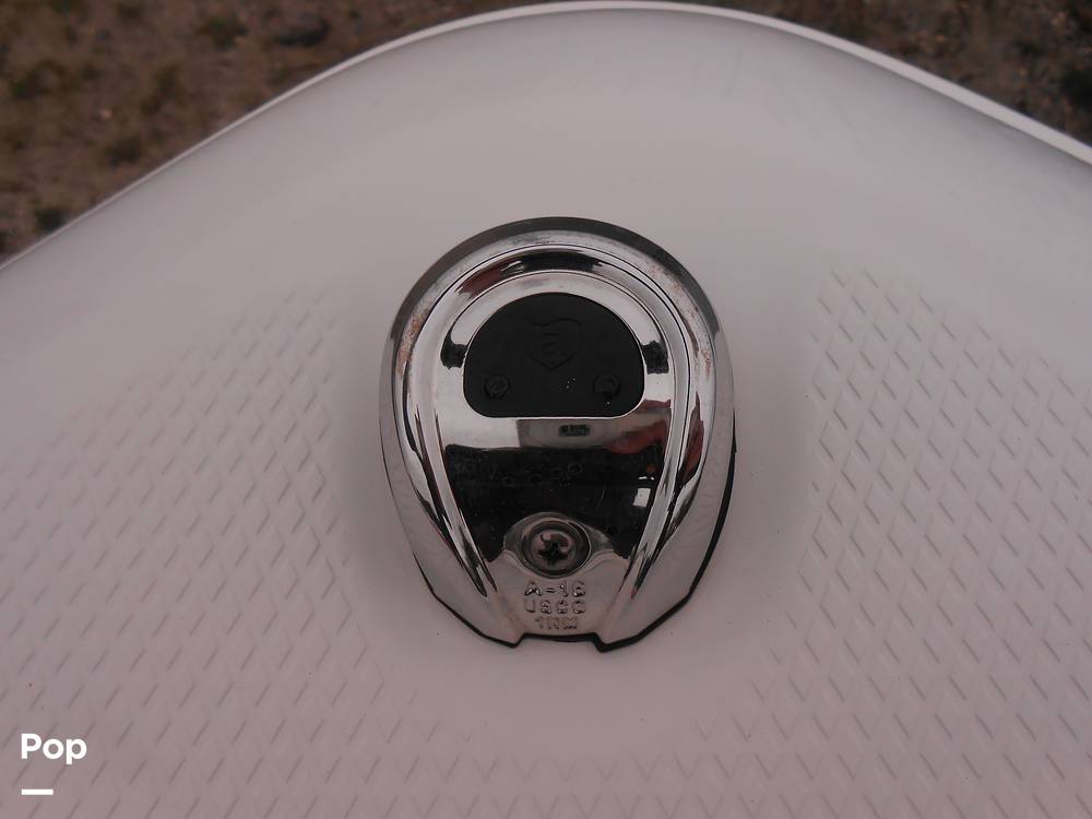 Slide: The Image of Robalo R222 CC 2020 - 14083965