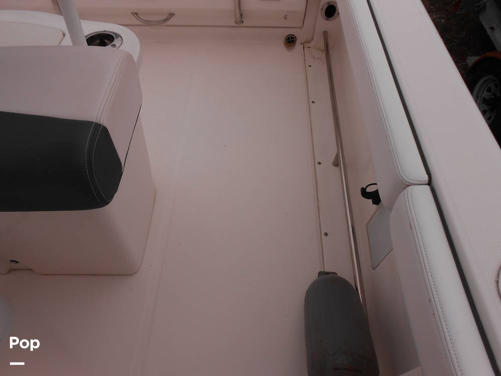 Slide: The Image of Robalo R222 CC 2020 - 14083970