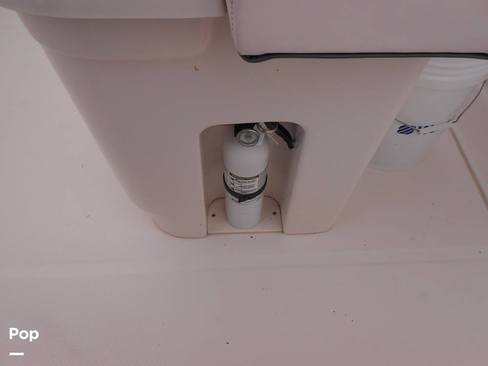 Slide: The Image of Robalo R222 CC 2020 - 14083972