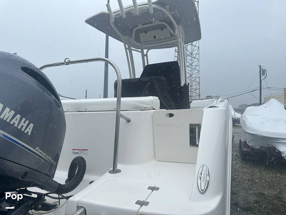 Slide: The Image of Robalo R222 CC 2020 - 14070457