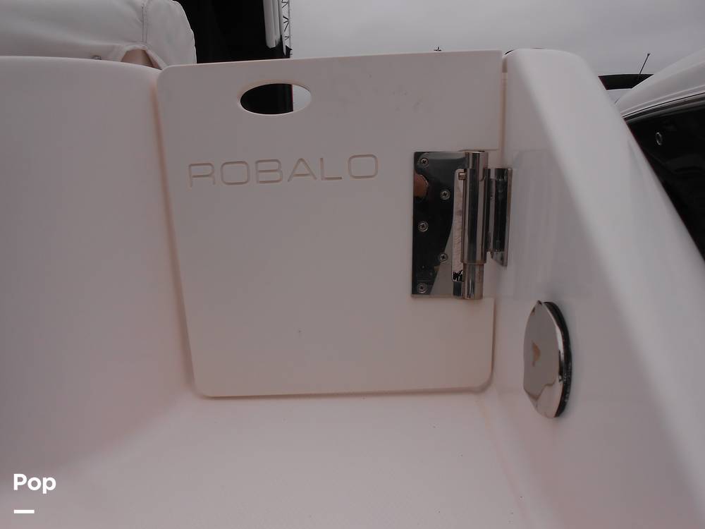 Slide: The Image of Robalo R222 CC 2020 - 14083988