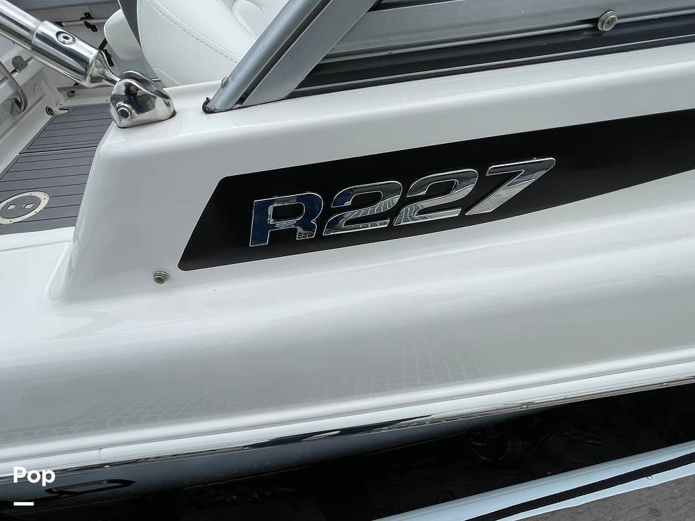 Slide: The Image of Robalo R227 2022 - 15468245