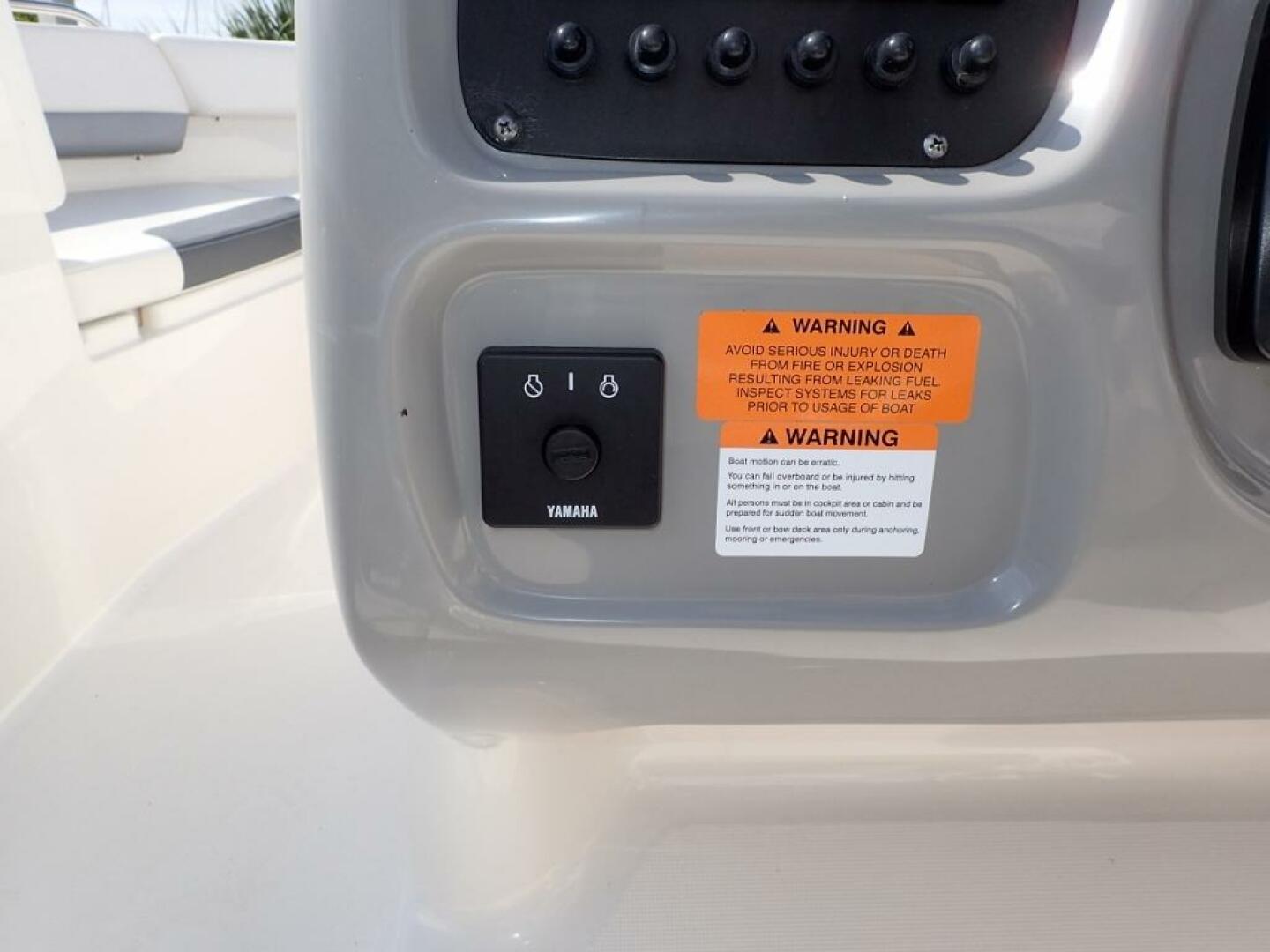 Slide: The Image of Robalo R227 DC 2021 - 5054578