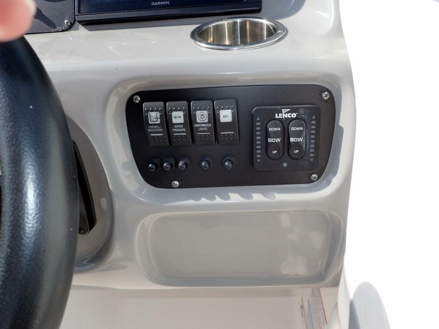 Slide: The Image of Robalo R227 DC 2021 - 5054579