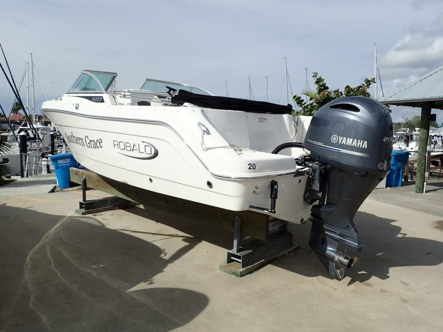 Slide: The Image of Robalo R227 DC 2021 - 5054585