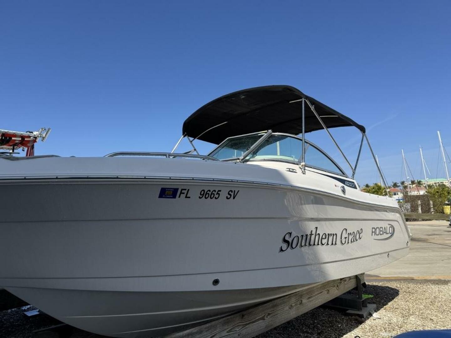 Slide: The Image of Robalo R227 DC 2021 - 5054587