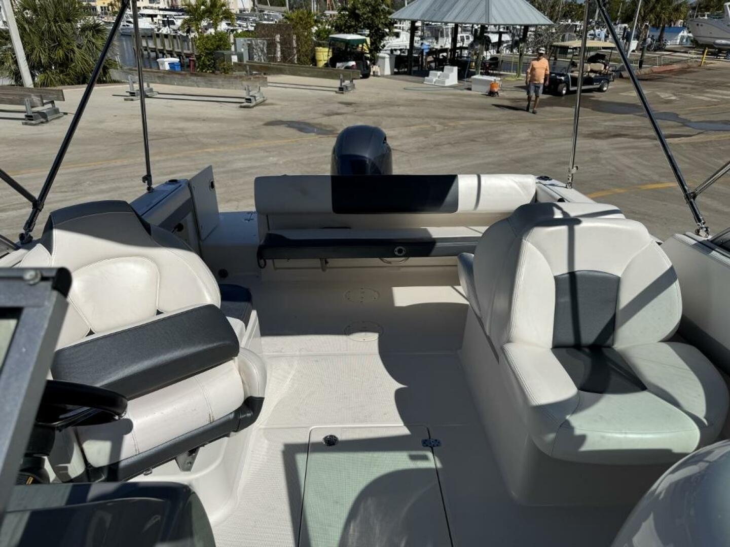 Slide: The Image of Robalo R227 DC 2021 - 5054592