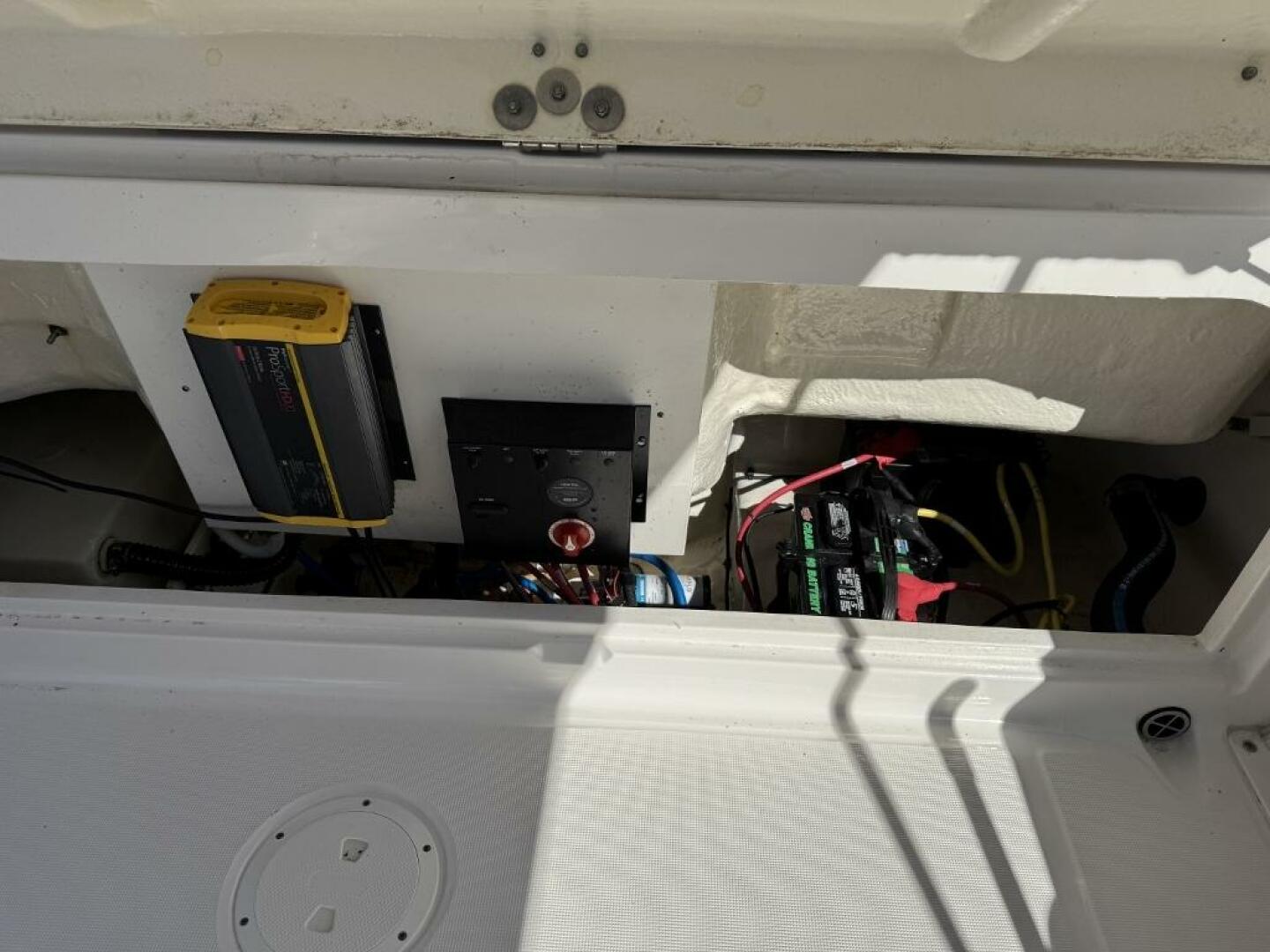 Slide: The Image of Robalo R227 DC 2021 - 5054593