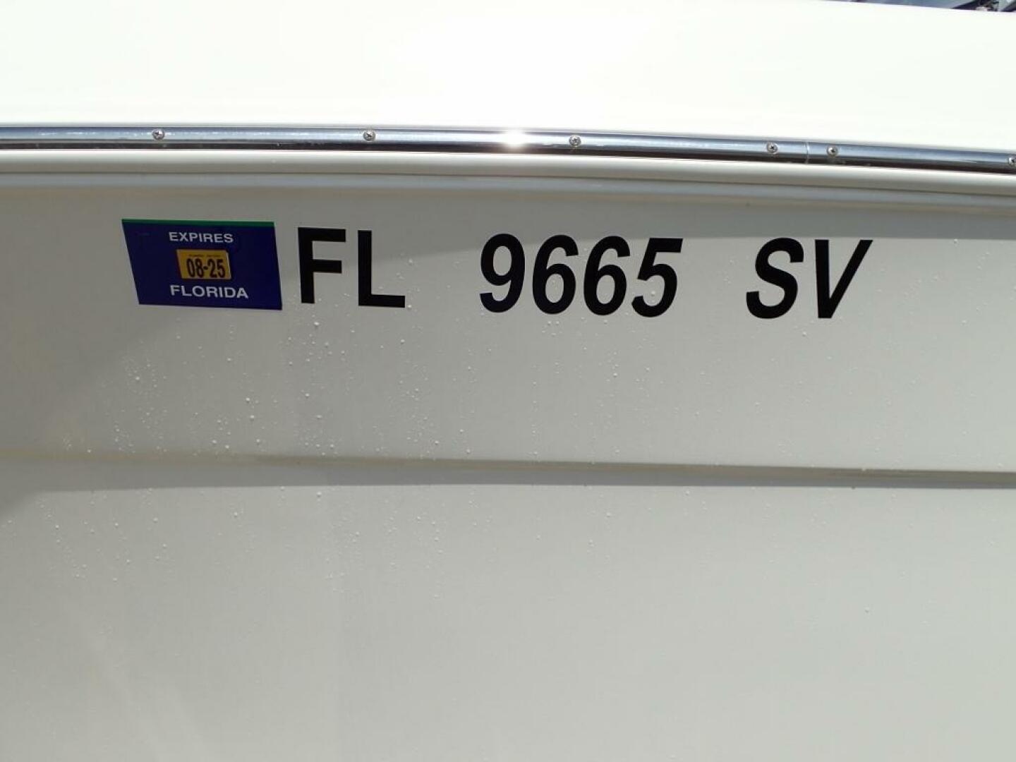 Slide: The Image of Robalo R227 DC 2021 - 5054599