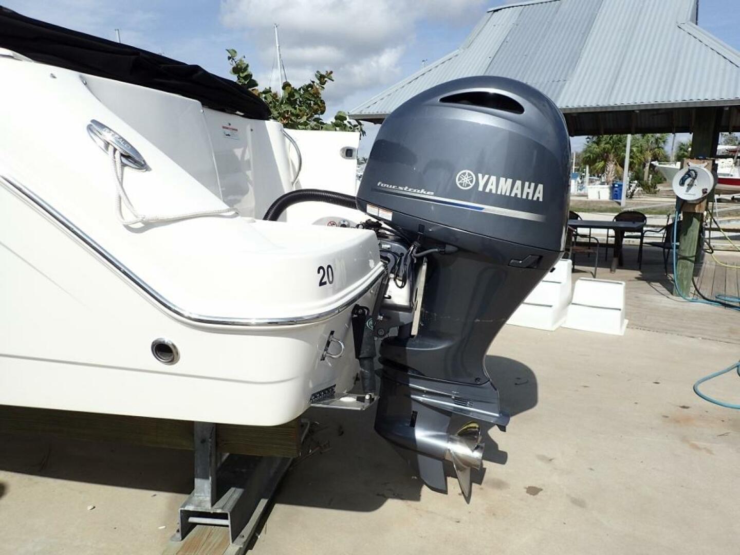 Slide: The Image of Robalo R227 DC 2021 - 5054603