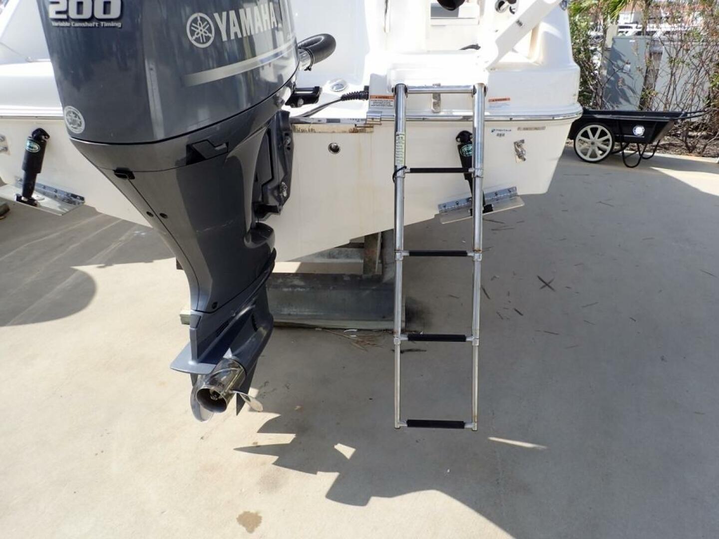 Slide: The Image of Robalo R227 DC 2021 - 5054604