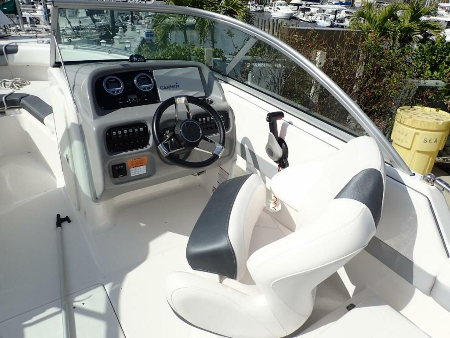 Slide: The Image of Robalo R227 DC 2021 - 5054606