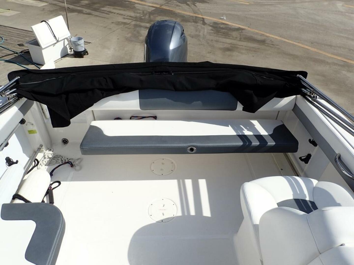 Slide: The Image of Robalo R227 DC 2021 - 5054607