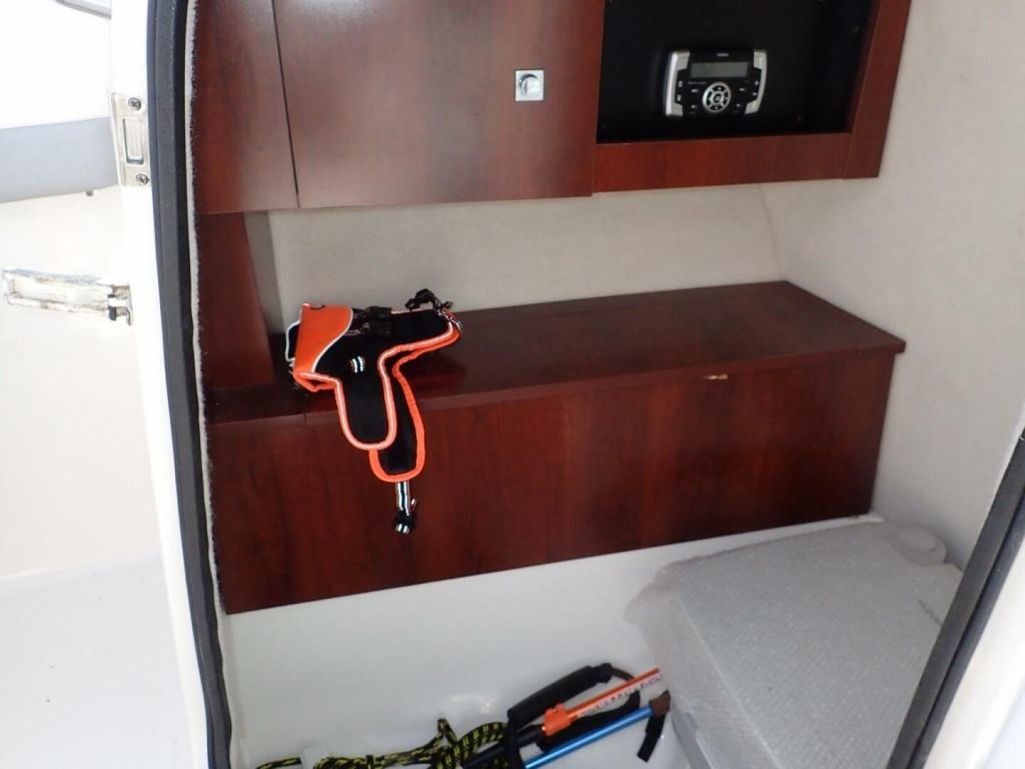 Slide: The Image of Robalo R227 DC 2021 - 5054616