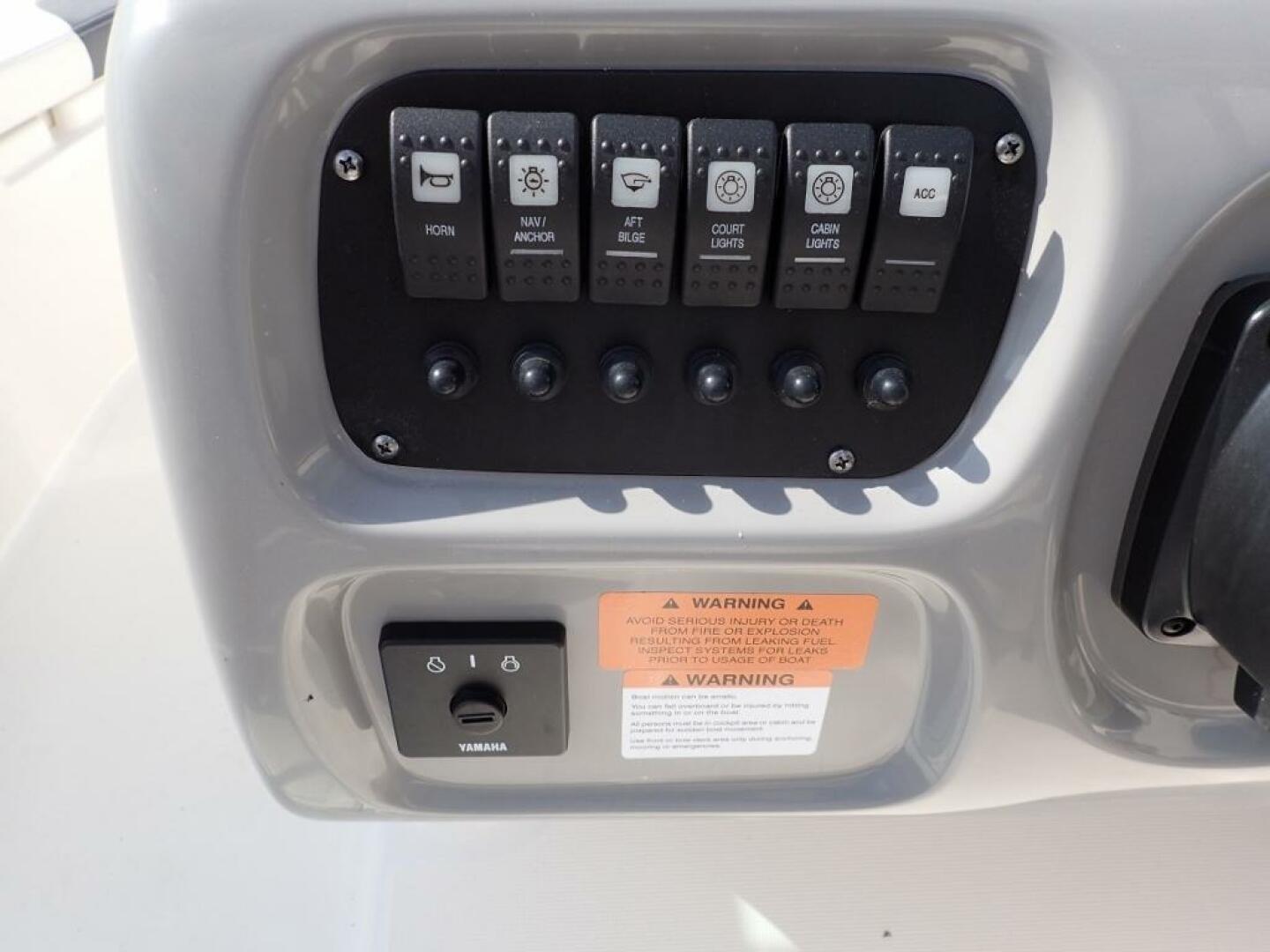 Slide: The Image of Robalo R227 DC 2021 - 5054619