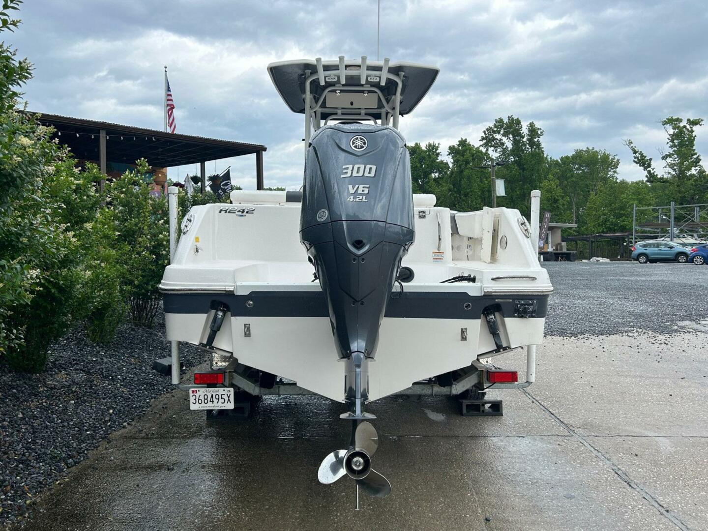 Slide: The Image of Robalo R242 Center Console 2022 - 5380175