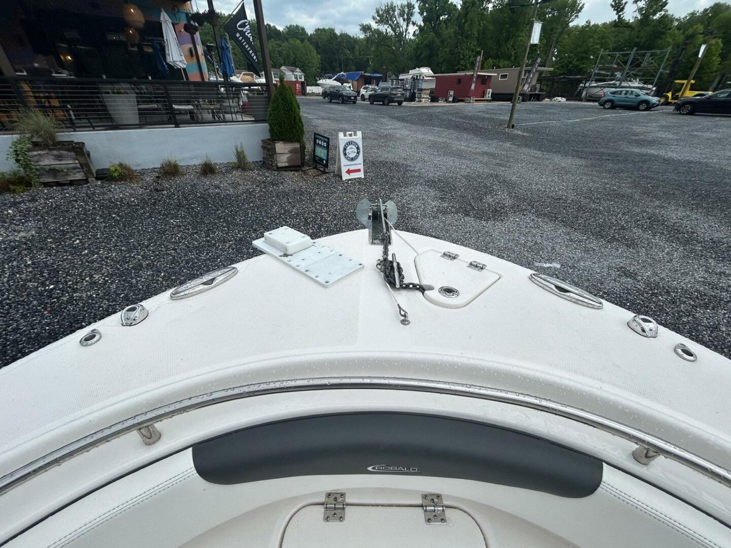 Slide: The Image of Robalo R242 Center Console 2022 - 5380190