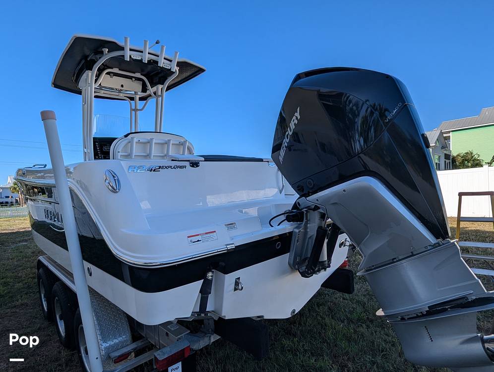Slide: The Image of Robalo R242 Explorer 2019 - 14920783