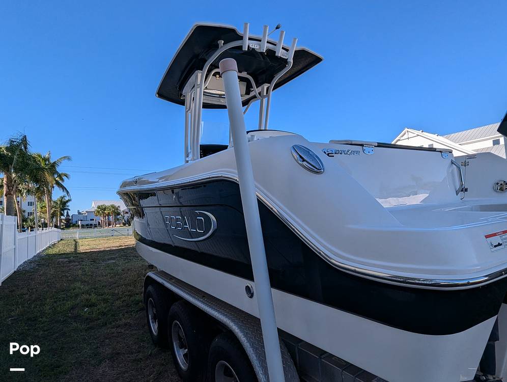 Slide: The Image of Robalo R242 Explorer 2019 - 14920784