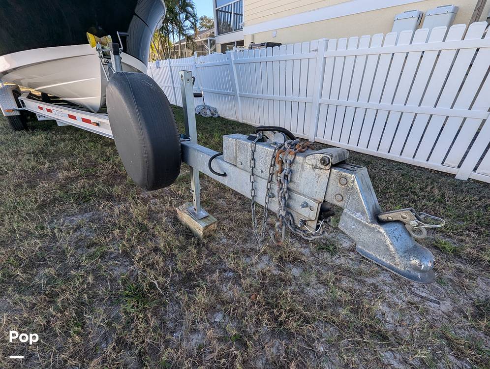 Slide: The Image of Robalo R242 Explorer 2019 - 14920787