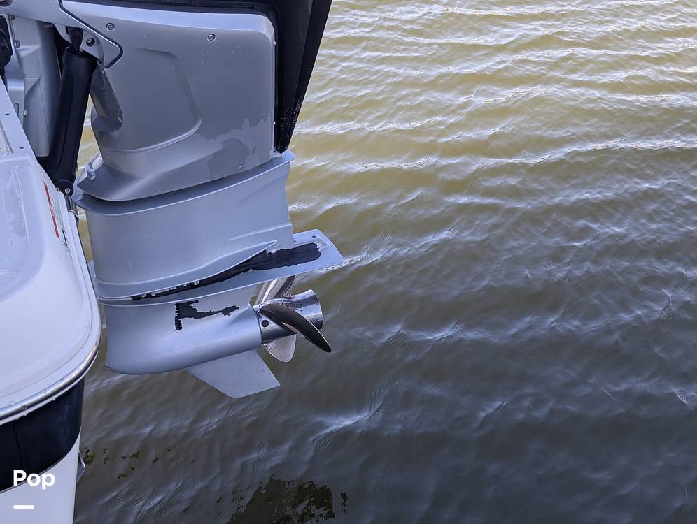 Slide: The Image of Robalo R242 Explorer 2019 - 15236711
