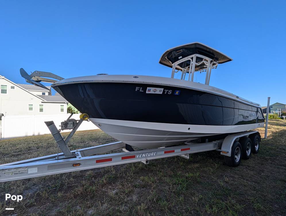 Slide: The Image of Robalo R242 Explorer 2019 - 14920678