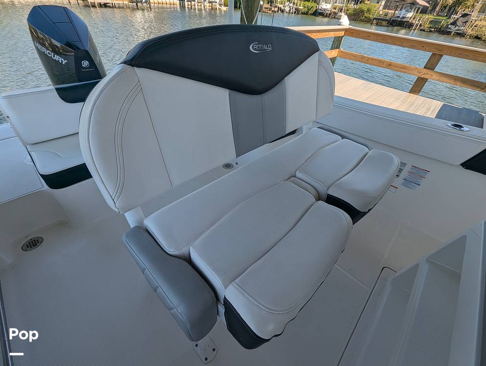 Slide: The Image of Robalo R242 Explorer 2019 - 15236705