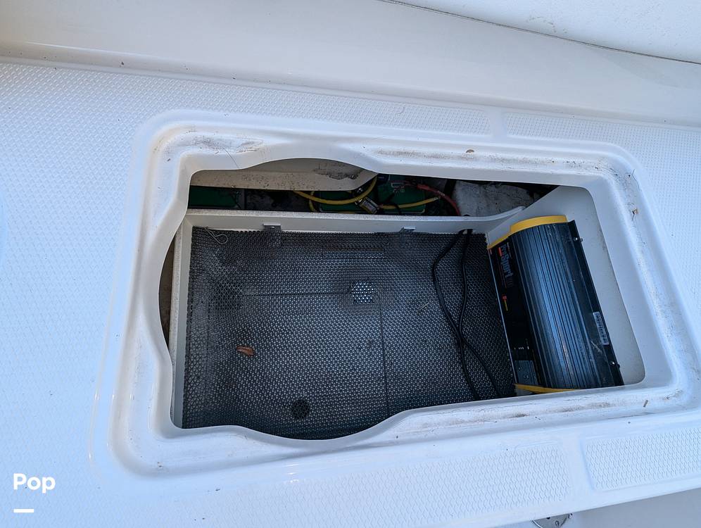 Slide: The Image of Robalo R242 Explorer 2019 - 14920731