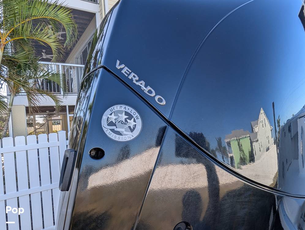 Slide: The Image of Robalo R242 Explorer 2019 - 14920751