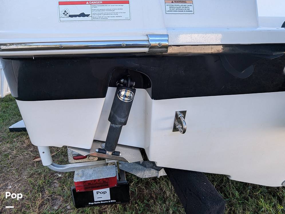 Slide: The Image of Robalo R242 Explorer 2019 - 14920766