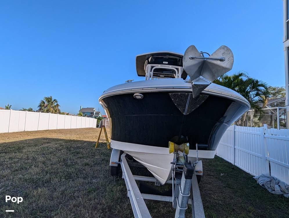 Slide: The Image of Robalo R242 Explorer 2019 - 14920769
