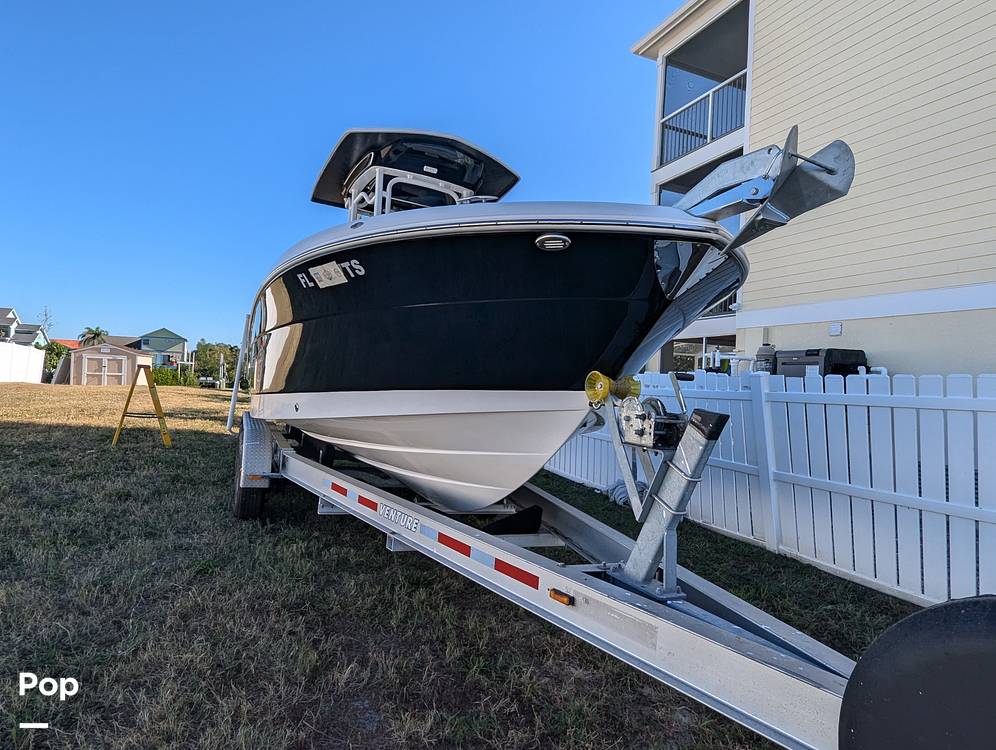 Slide: The Image of Robalo R242 Explorer 2019 - 14920770