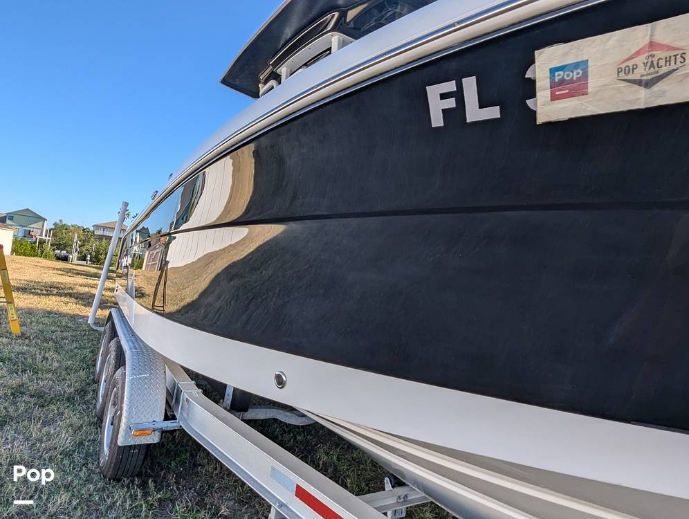 Slide: The Image of Robalo R242 Explorer 2019 - 14920771