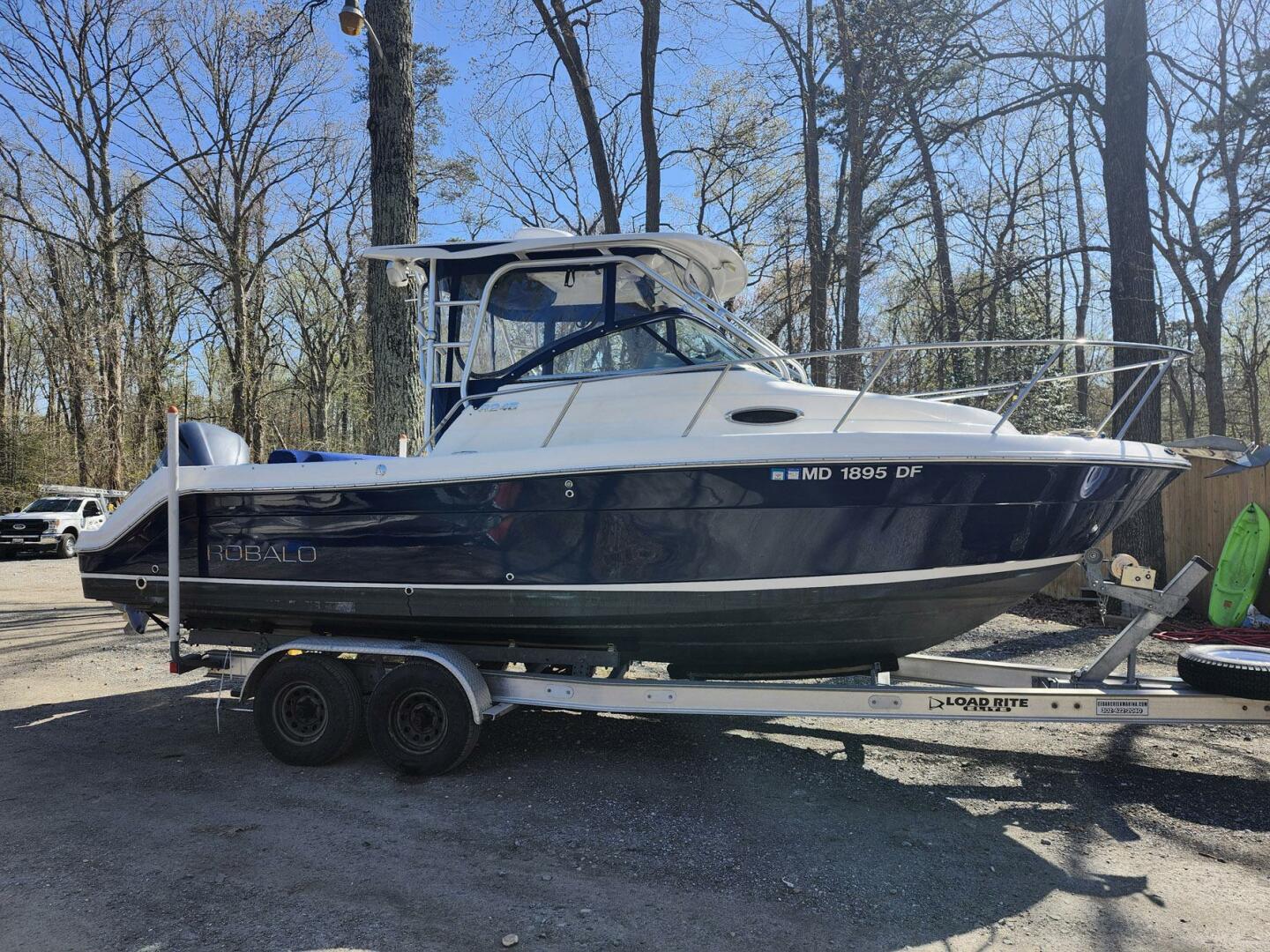 Slide: The Image of Robalo R245 Walkaround Express 2015 - 5558437