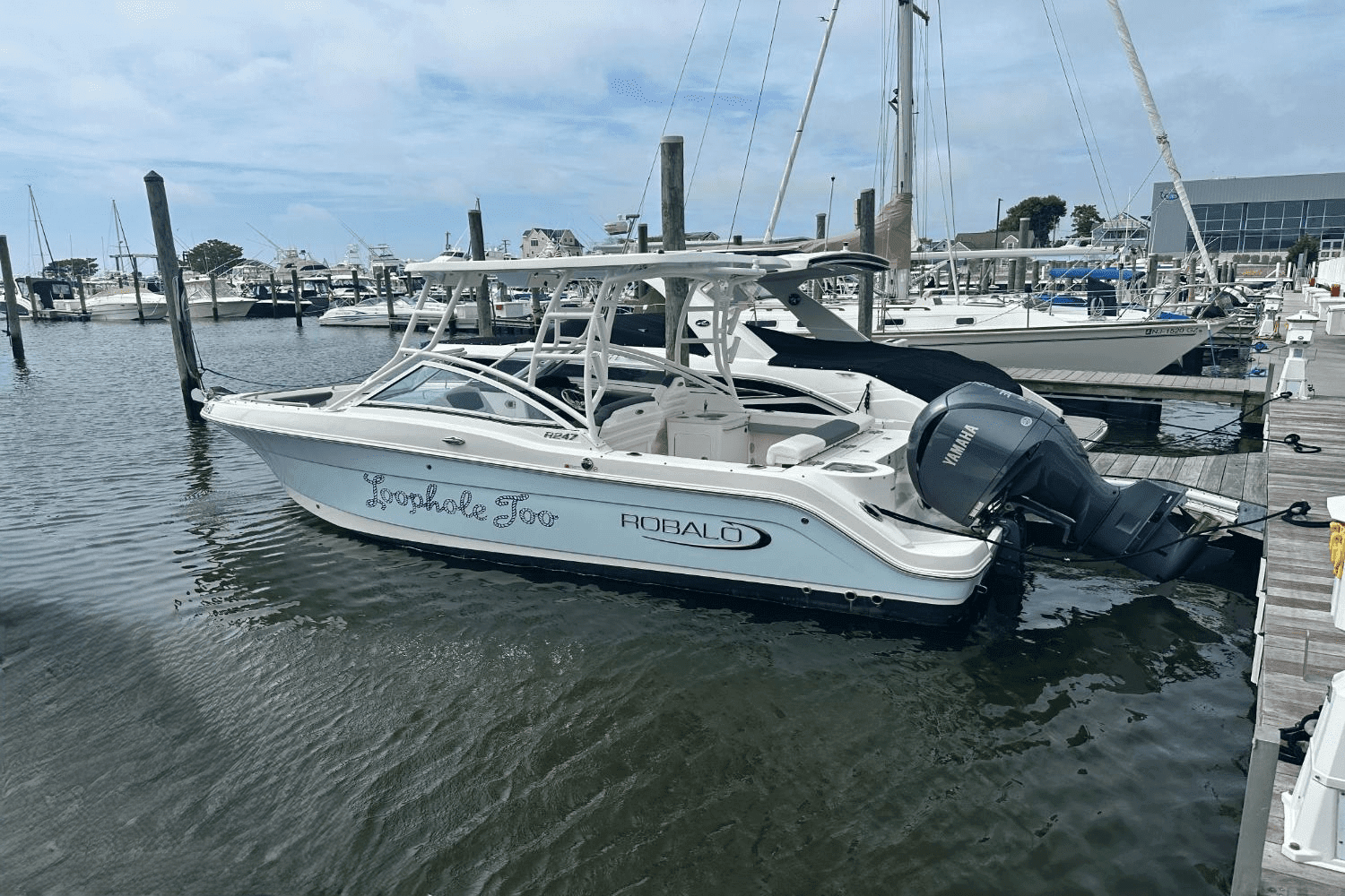 Slide: The Image of Robalo R247 2023 - 0